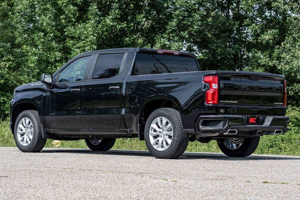 imageRough Country 115quot Rear Lowering Shackles for 1925 ChevyGMC 1500  RC0504